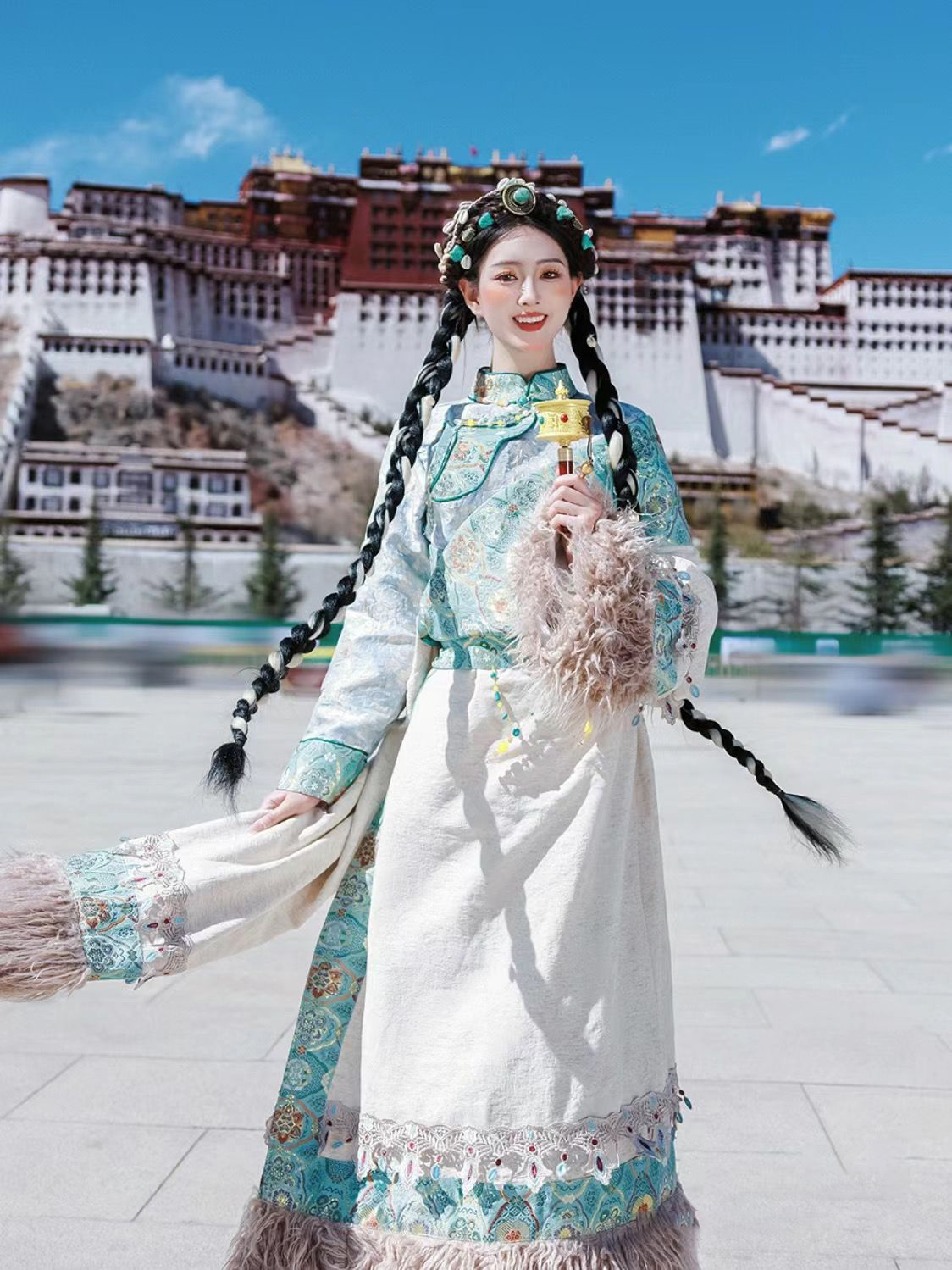 Ethnic Clothing & Online Fashion Store Khaadi Uk - Blue Tibetan Ethnic Noblewoman's Long Robe