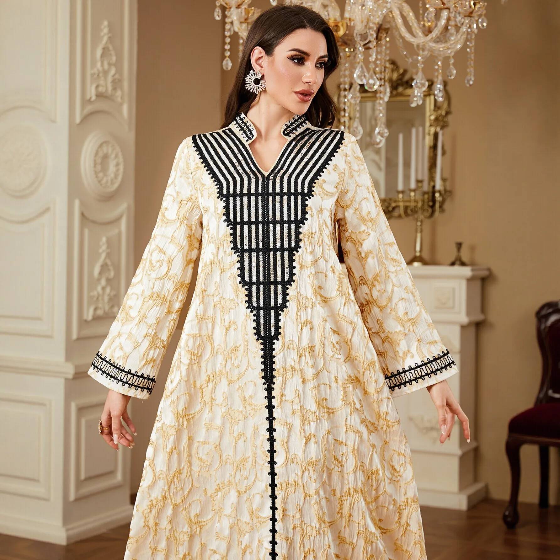 Urban Commuting Embroidered V- - Urban Ethnic Fashion ulasan dan harga