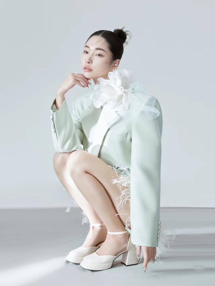 Green Ostrich Feather Suit 202 - Ethnic Fashion Magazine ulasan dan harga