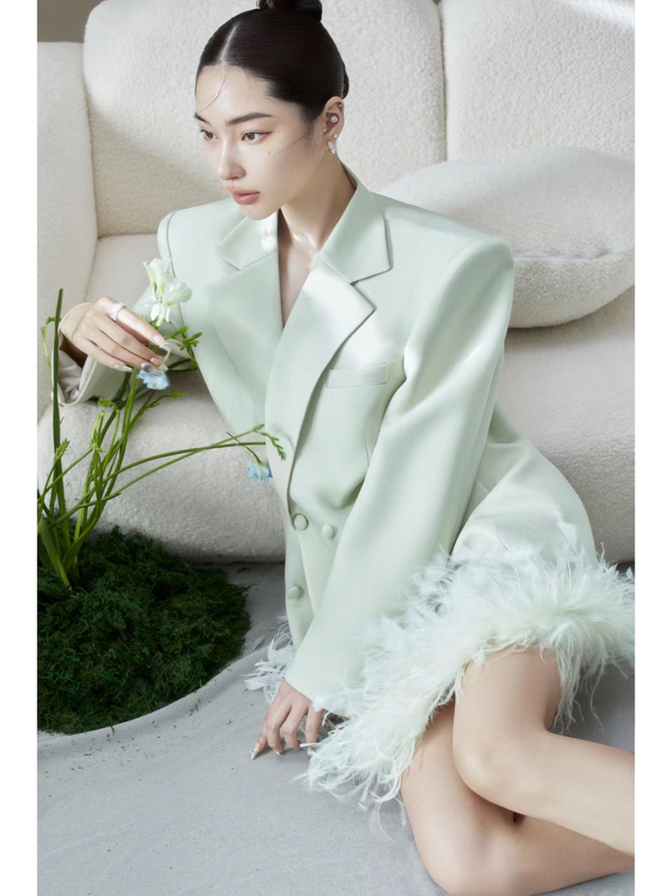 Green Ostrich Feather Suit 202 - Ethnic Fashion Magazine ulasan dan harga
